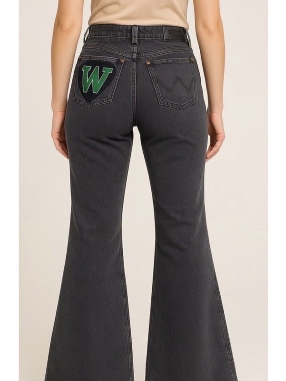 Wrangler Wanderer Black Flare Jeans with Green Back Patch 27x32